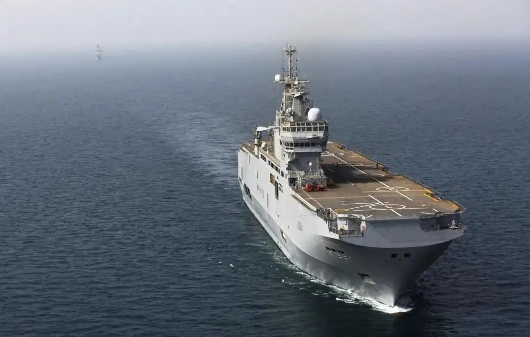 法国海军正在研制新一代电子战系统，邵永灵：缺少大型战舰，提升“软杀伤”能力