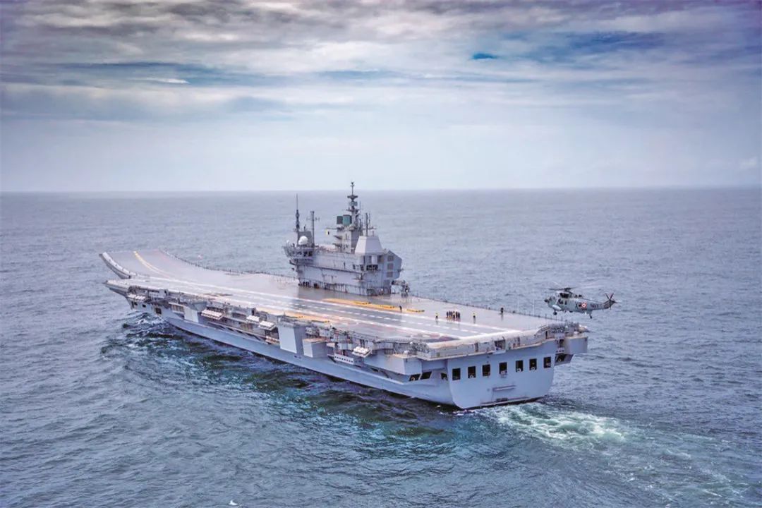 印度海军明确表示国产航母不使用国产“光辉”战机  曹卫东：皆因其战机性能欠佳