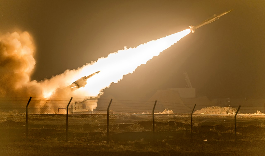 印度成功进行海基拦截导弹首次飞行测试  邵永灵：“东拼西凑”，该系统仍有诸多问题