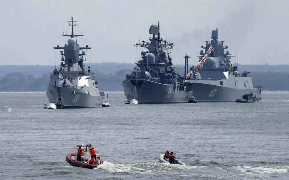俄罗斯海军两大主力舰队同时展开演习  尹卓：展现其应对美西方战略挤压的决心和勇气