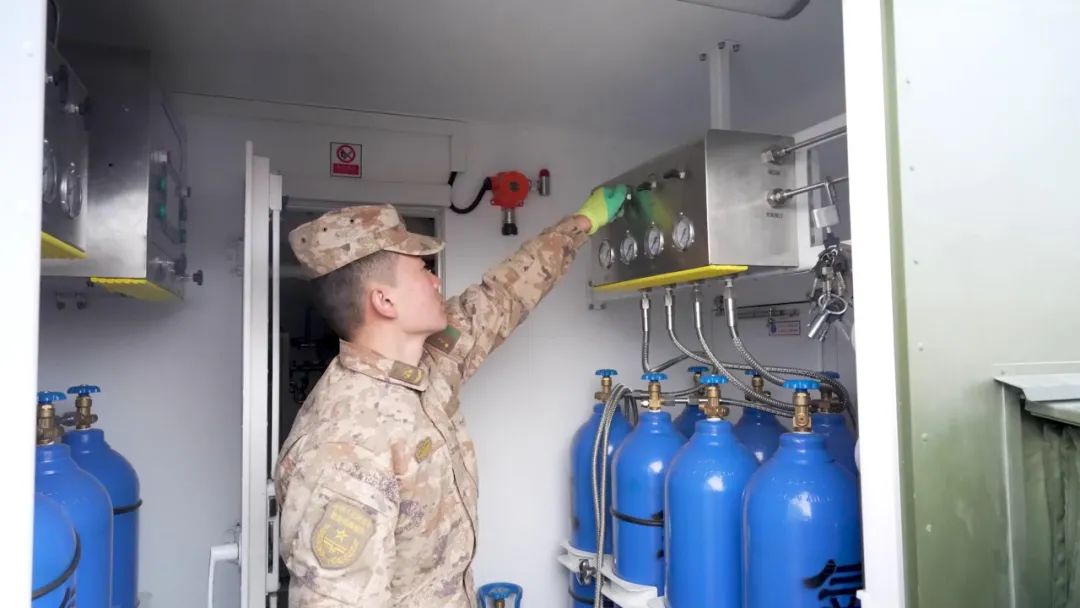 新型装备亮相高原