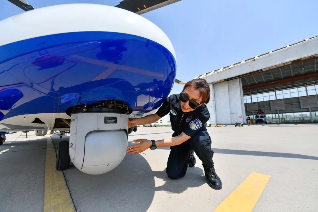天津市公安局警务航空总队开展夏季专项飞行训练_央广网