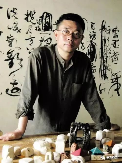 中书协副主席王丹的陶印作品,被誉为“中国陶印第一人”_央广网