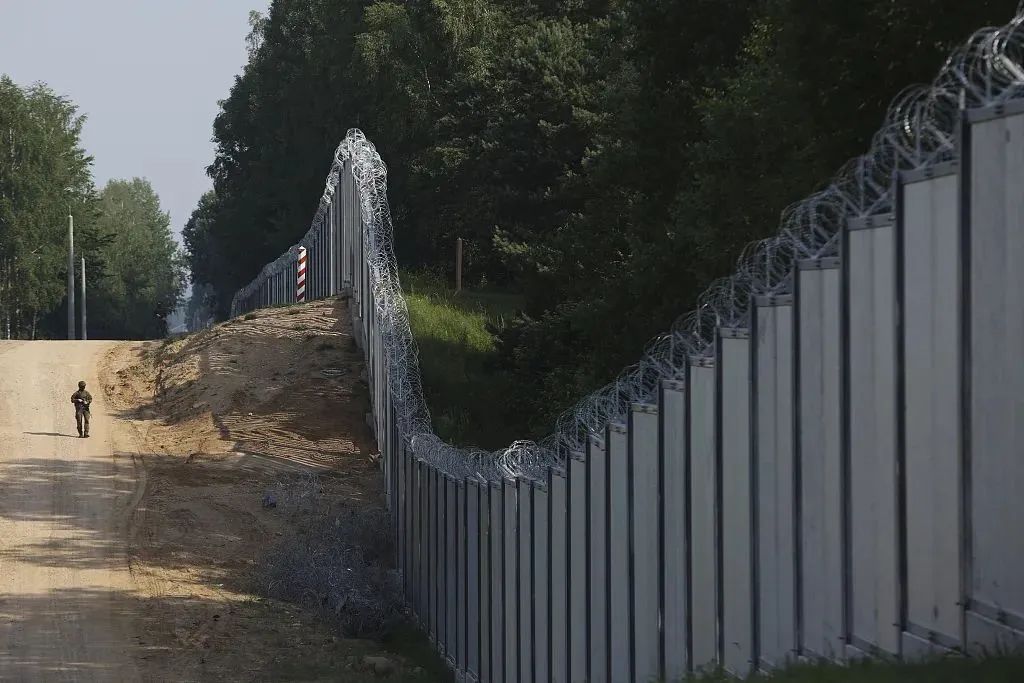 波兰白俄罗斯边境紧张局势加剧  杜文龙：背后是美国在推波助澜