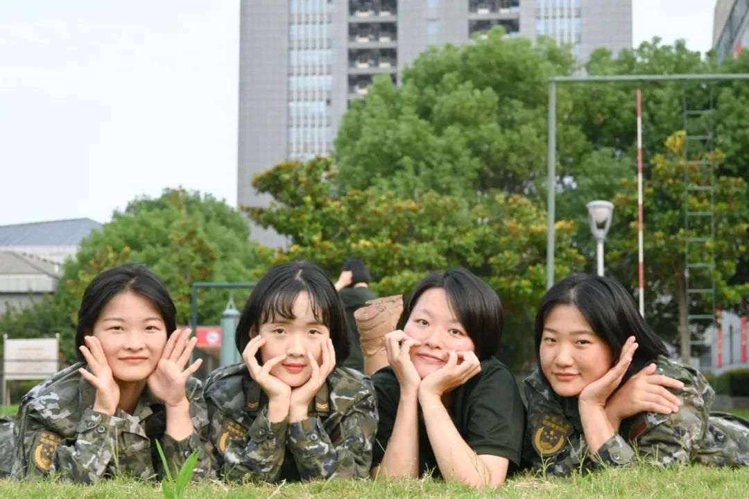 03  余晨阳:记得是一个周五的晚上,我所在的中队组